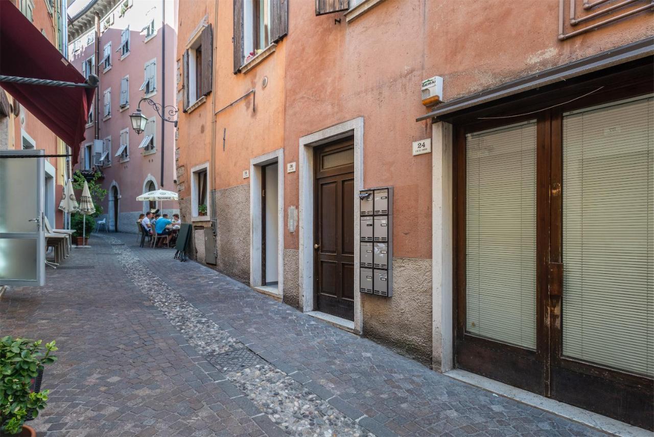 Casa Giulia Lägenhet Riva del Garda Exteriör bild